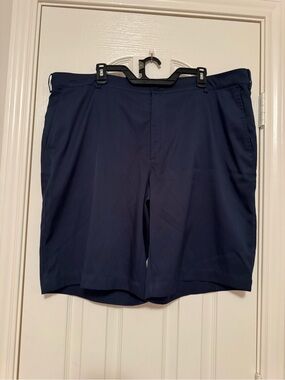 Nike Men's Navy Flat-Front Golf Shorts